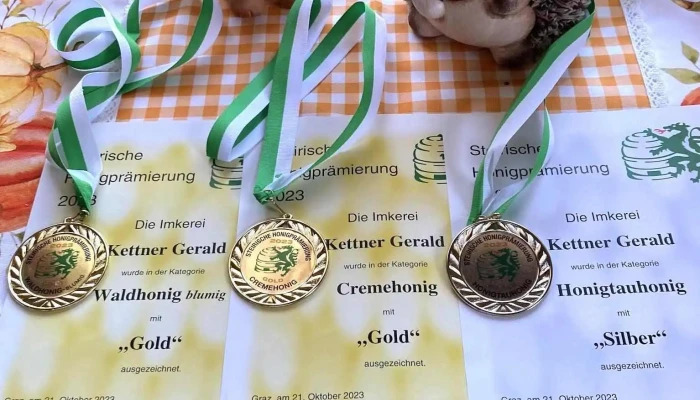 Gesauseimkerei Vom Inhaber - Admont