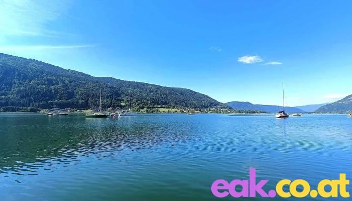 Strandbad mit Liegefläche - Steindorf Am Ossiacher See