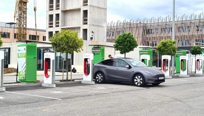 Tesla Supercharger -  Aktion - Eberstalzell