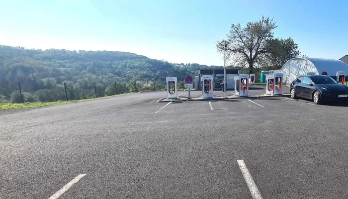 Tesla Supercharger -  Ladestation Fur Elektrofahrzeuge - Laßnitzhöhe